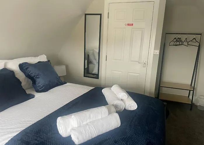Fern House - By Shortstays4U A Lovely 2 Bedroom Townhouse With Free Parking In The Town Centre!