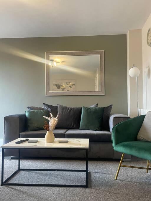 Fern House - By Shortstays4u A Lovely 2 Bedroom Townhouse With Free Parking In The Town Centre! Apartamento