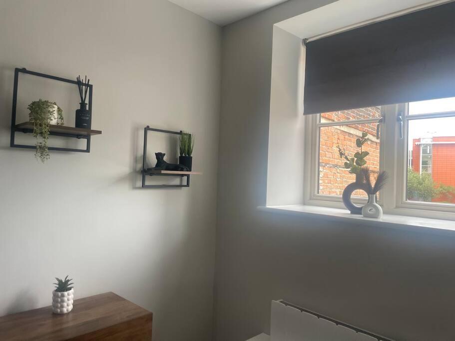 Fern House - By Shortstays4u A Lovely 2 Bedroom Townhouse With Free Parking In The Town Centre! Apartamento